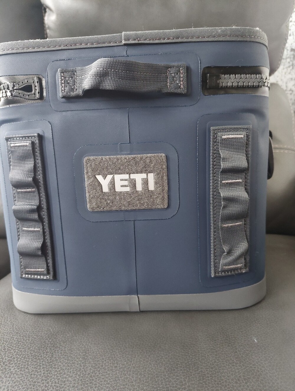 Yeti Navy and Gray Cooler New Without Tags - Picture 8 of 13